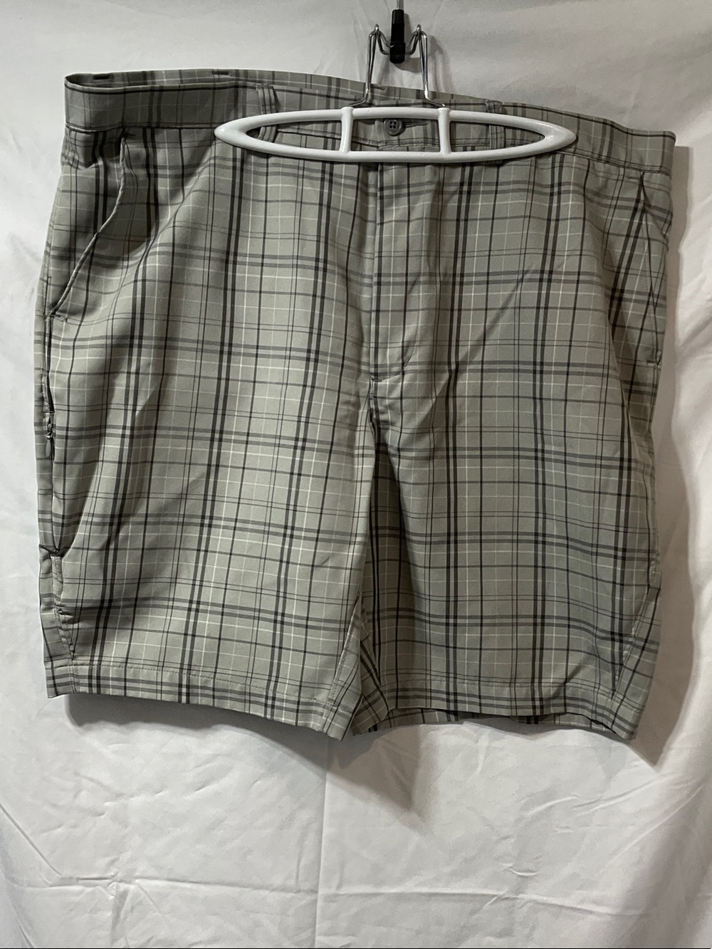 Haggar Light Gray Plaid Flat-Front Shorts